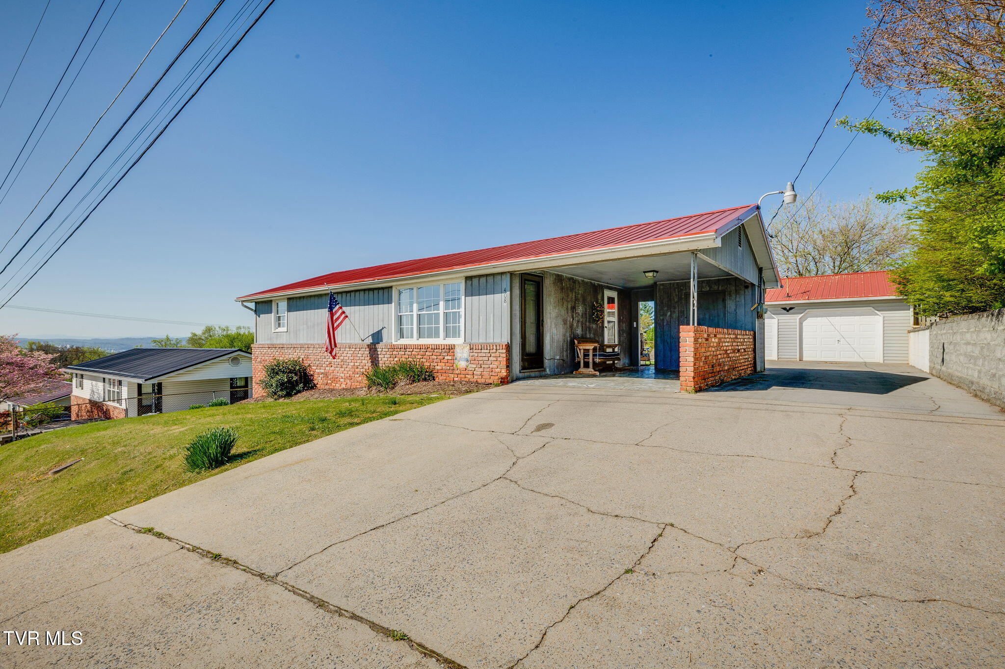 408 Claremont Road Kingsport, TN 37660 - Photo 3 of 25 003