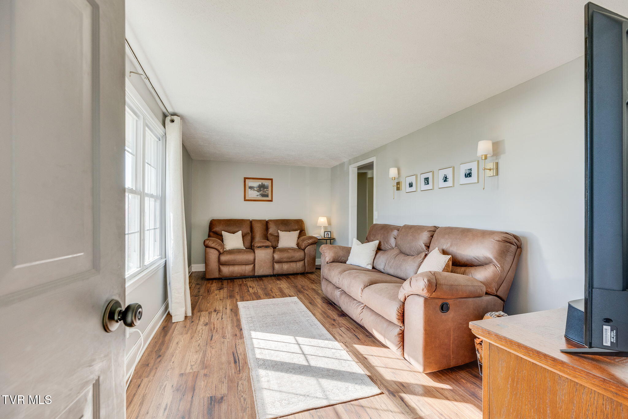 408 Claremont Road Kingsport, TN 37660 - Photo 4 of 25 004