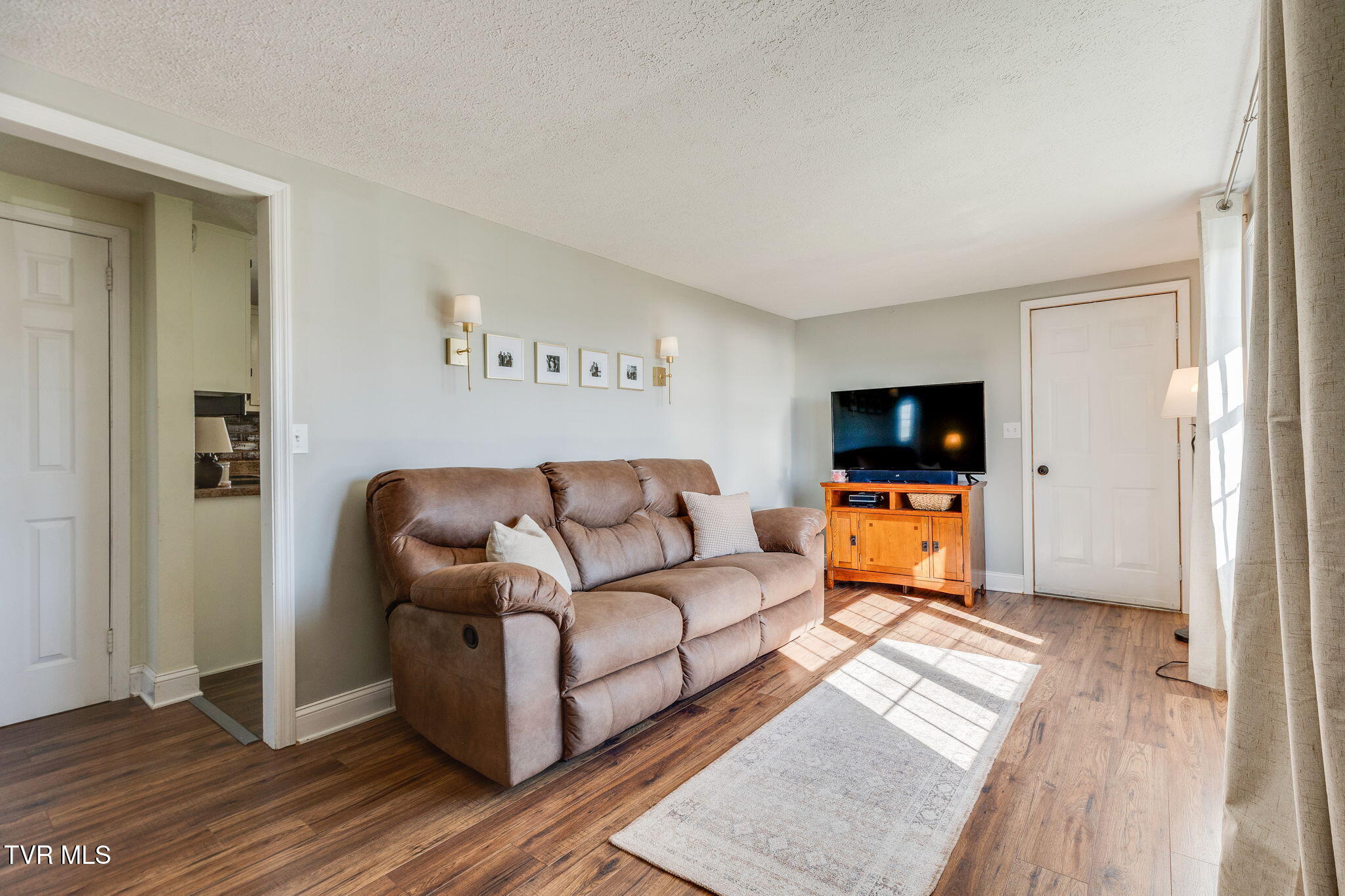 408 Claremont Road Kingsport, TN 37660 - Photo 5 of 25 005