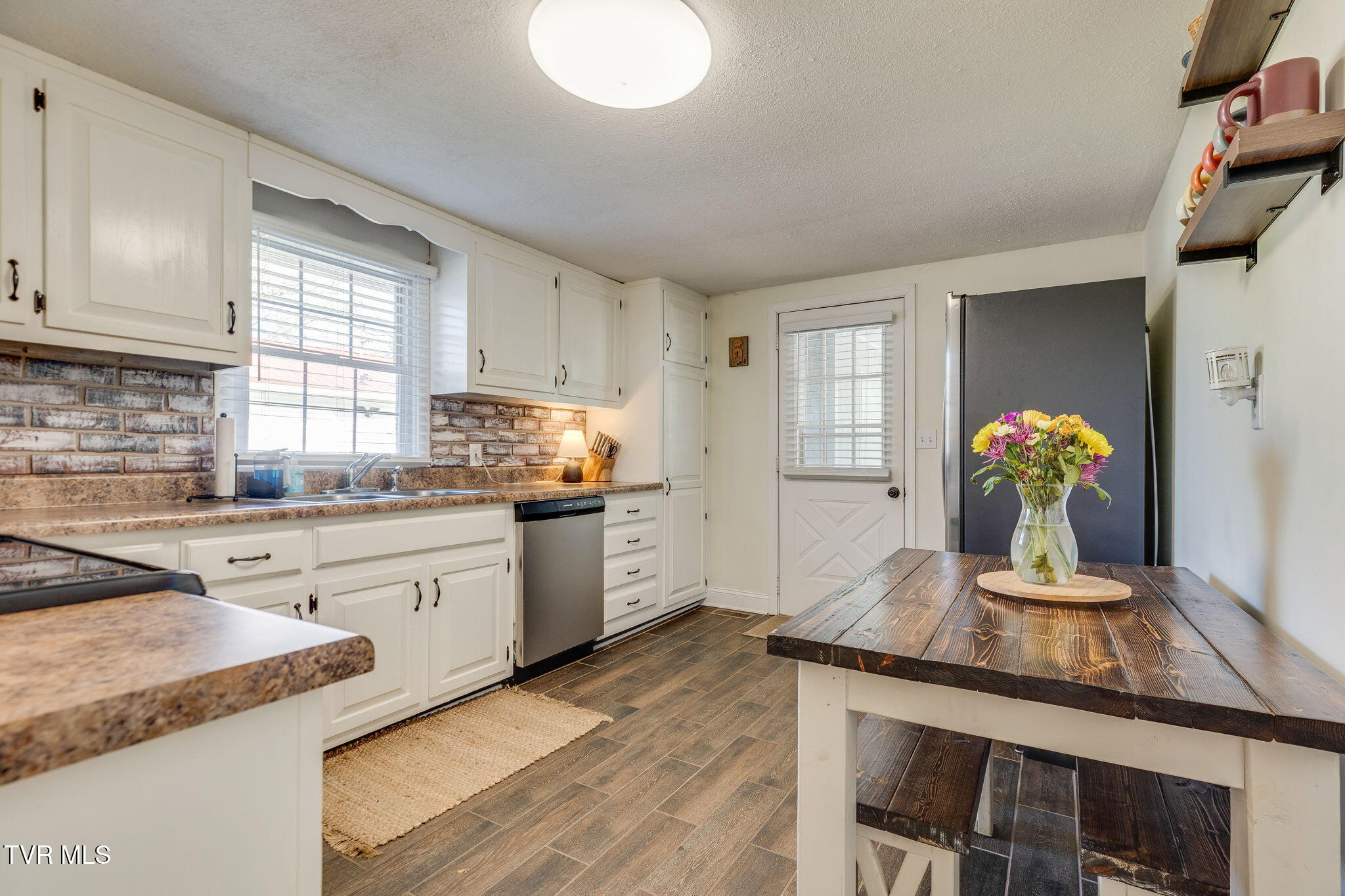 408 Claremont Road Kingsport, TN 37660 - Photo 7 of 25 007