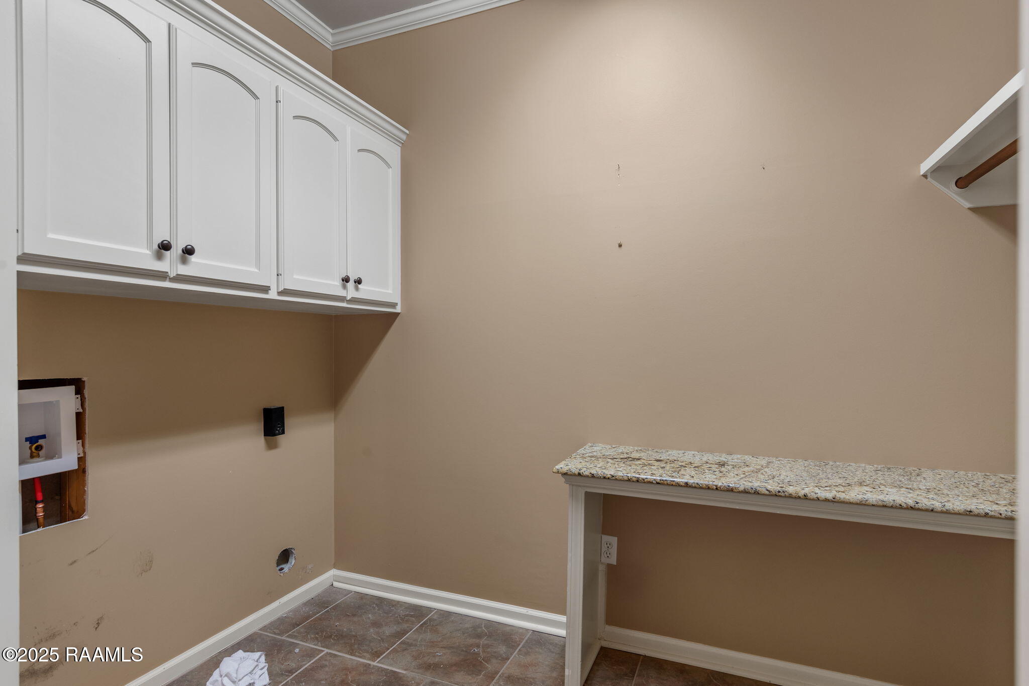 910 Canberra Road Lafayette, LA 70503 - Photo 17 of 25 Laundry Room
