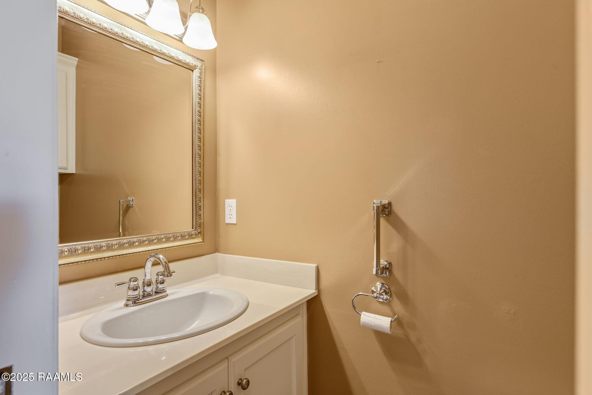 910 Canberra Road Lafayette, LA 70503 - Photo 19 of 25 Half-Bath
