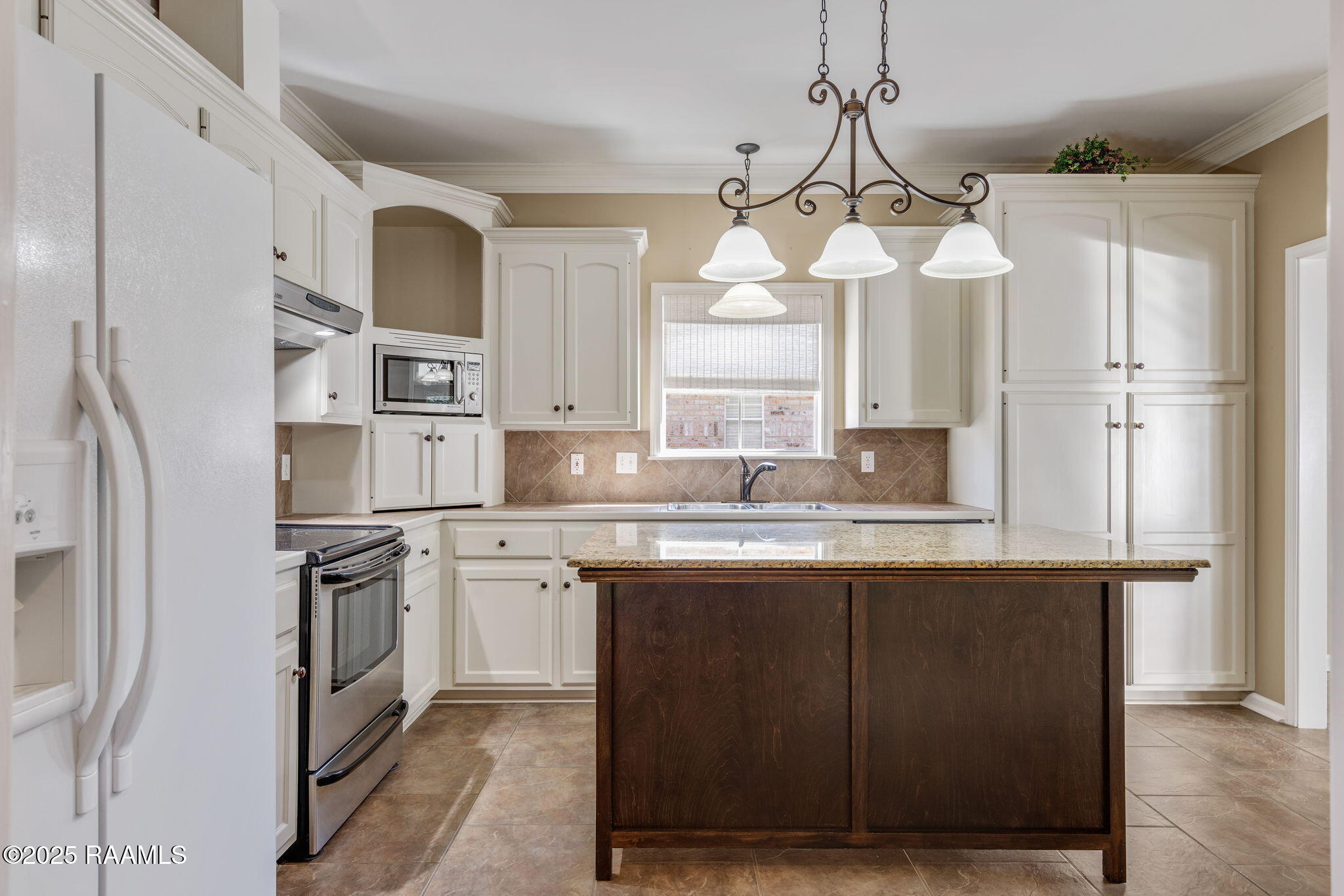 910 Canberra Road Lafayette, LA 70503 - Photo 4 of 25 Kitchen