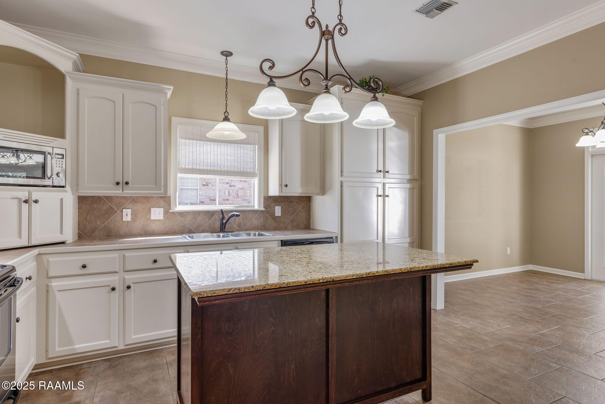910 Canberra Road Lafayette, LA 70503 - Photo 5 of 25 Kitchen