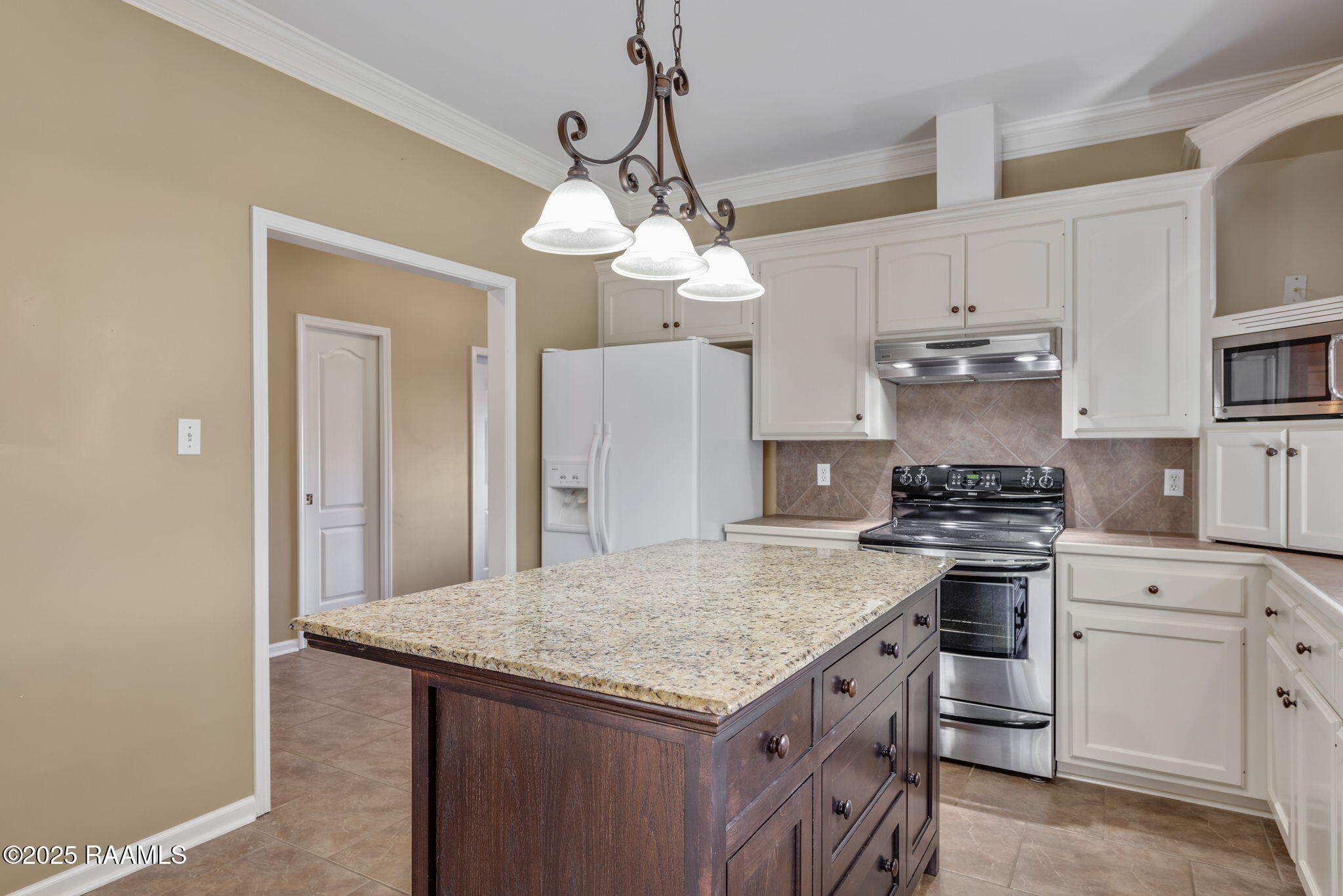 910 Canberra Road Lafayette, LA 70503 - Photo 9 of 25 Kitchen