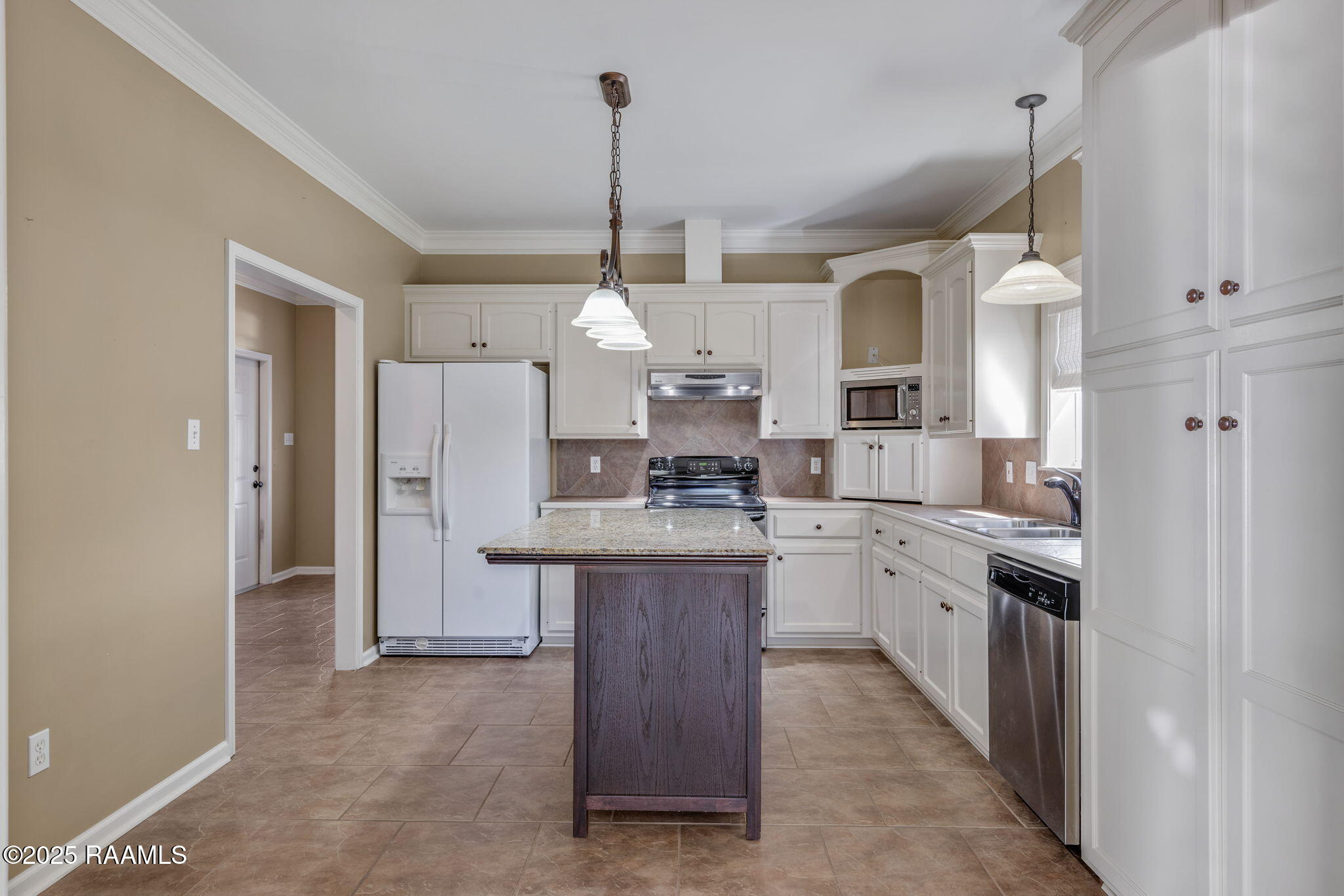 910 Canberra Road Lafayette, LA 70503 - Photo 10 of 25 Kitchen