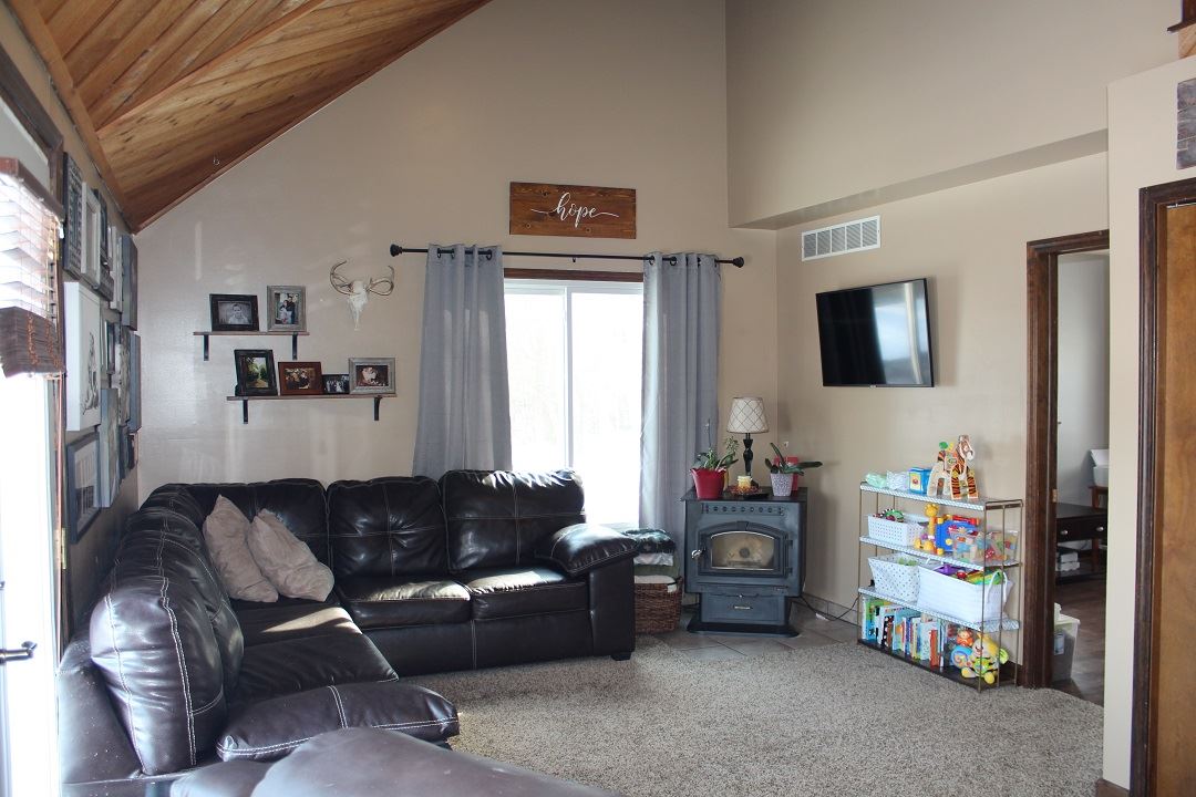 1625 South Woodruff Road Weidman, MI 48893 - Photo 9 of 29 1872620-8.JPG