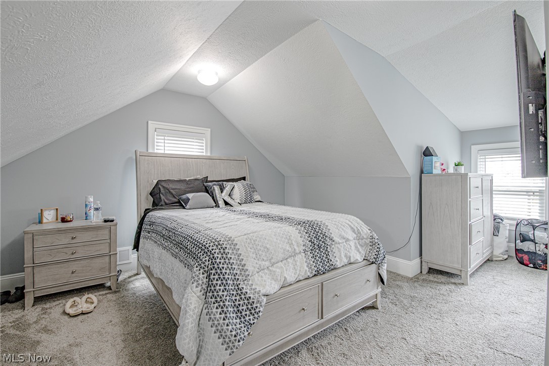 1387 Plainfield Road Cleveland, OH 44121 - Photo 24 of 31