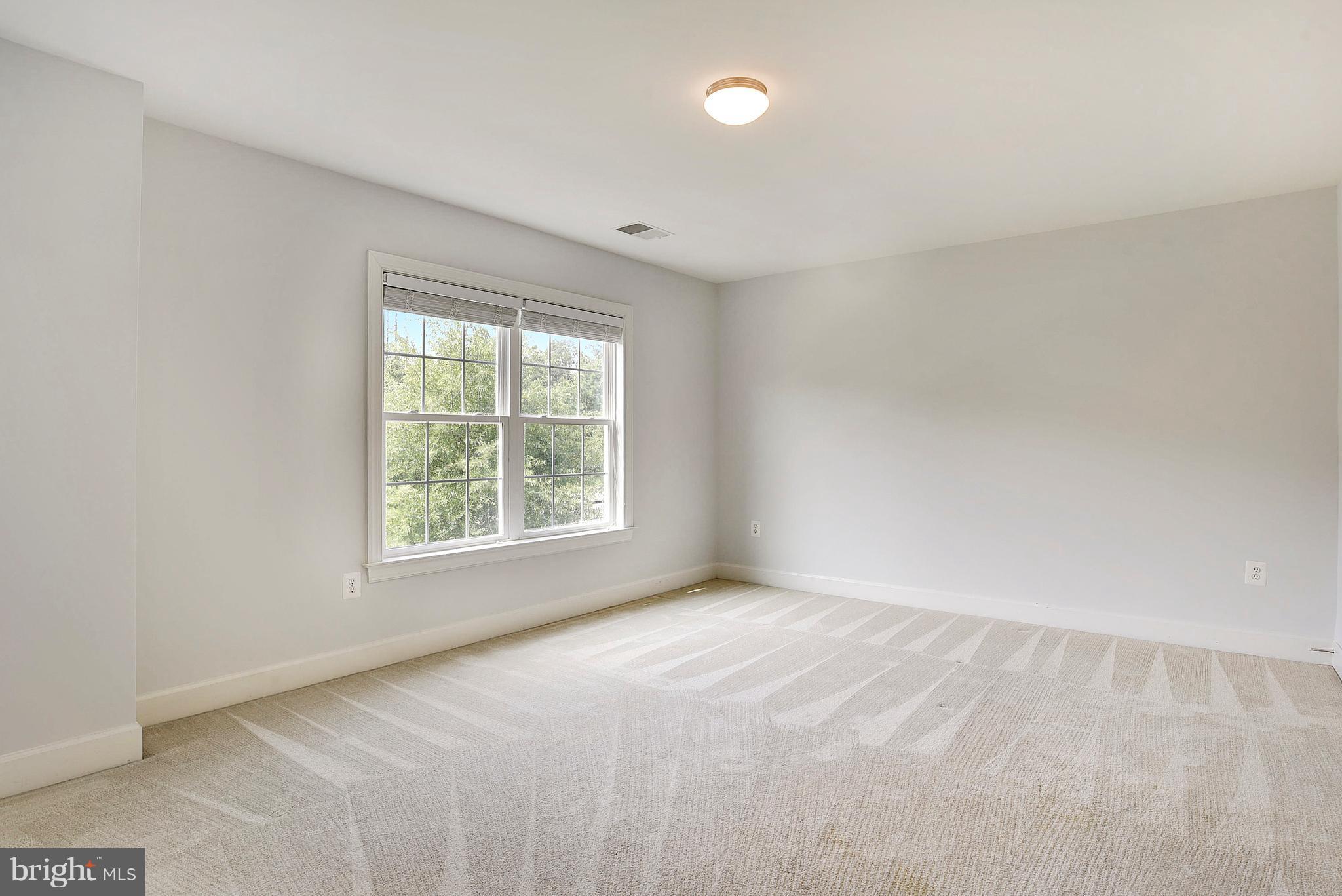 14554 Old Mill Road Centreville, VA 20121 - Photo 17 of 27 BR #3 joins to the hall bath