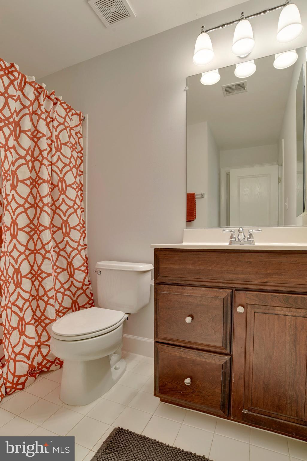 14554 Old Mill Road Centreville, VA 20121 - Photo 18 of 27 Hall bath also connects to BR #3