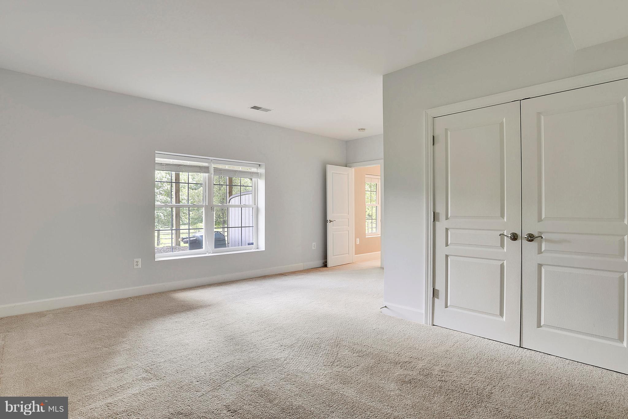 14554 Old Mill Road Centreville, VA 20121 - Photo 20 of 27 Huge BR #5 on the lower level. In-law suite!