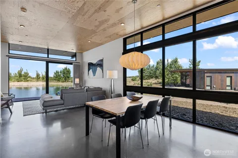 $995,000 | 207 Vista Pt Drive Northwest, Quincy, WA 98848