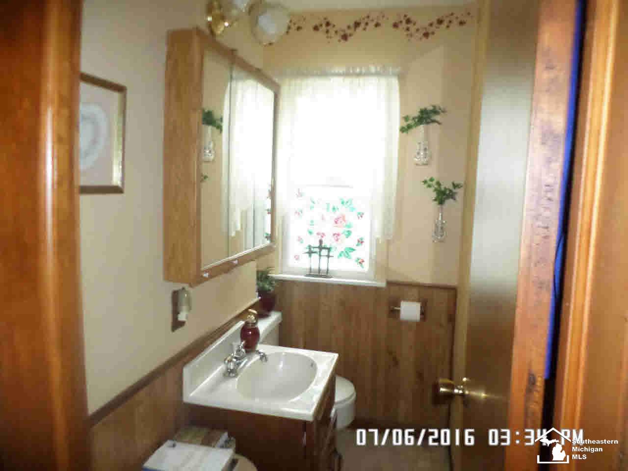 15510 Dayton Road Monroe, MI 48161 - Photo 16 of 37