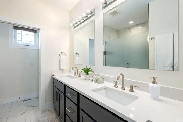 $799,900 | 11270 Albany Ridge Drive, Osceola, IN 46561