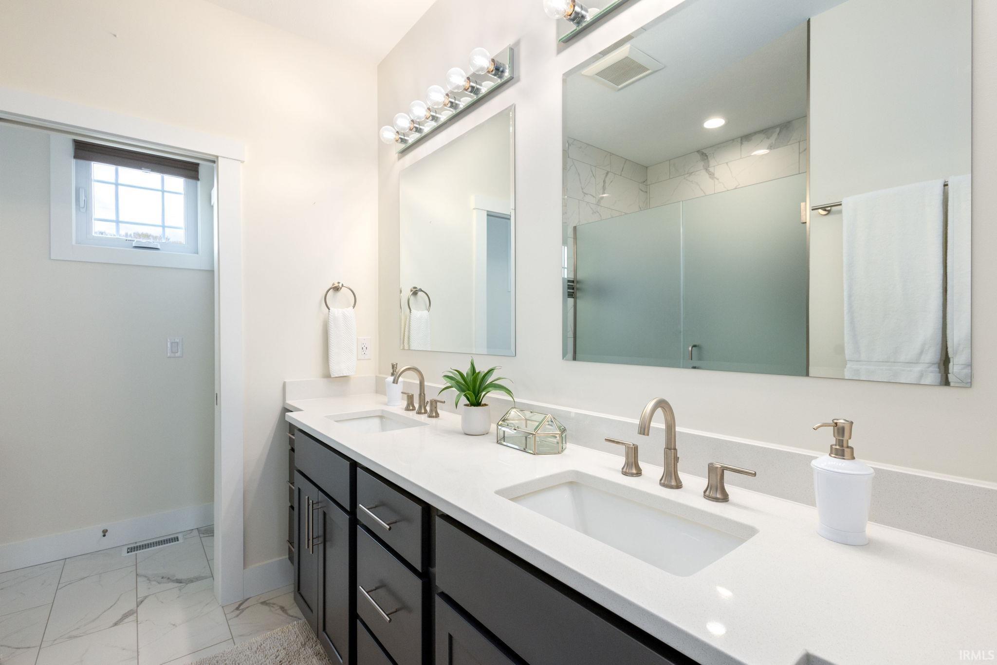 11270 Albany Ridge Drive Osceola, IN 46561 - Photo 16 of 36