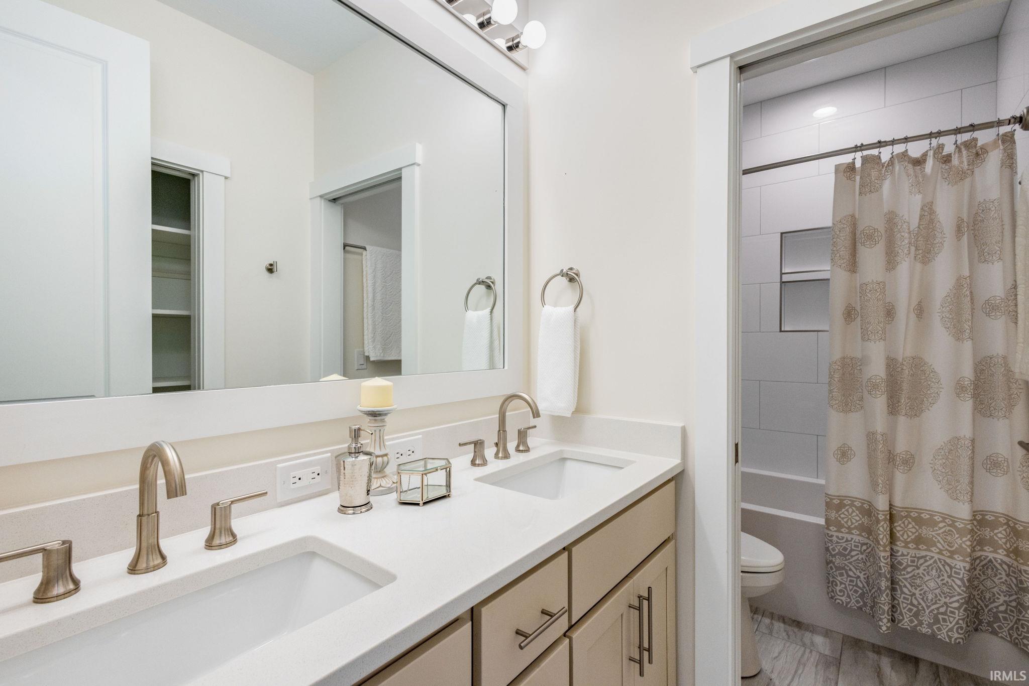 11270 Albany Ridge Drive Osceola, IN 46561 - Photo 21 of 36