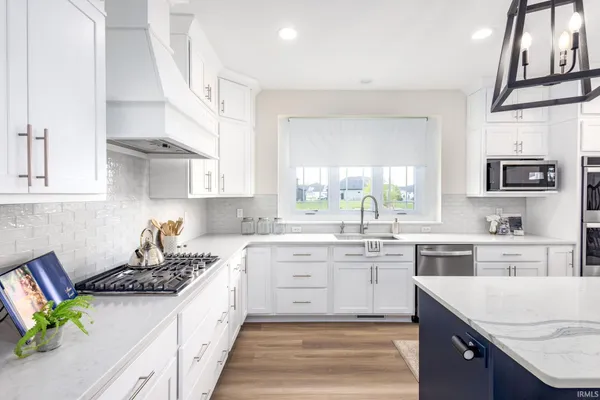 $799,900 | 11270 Albany Ridge Drive, Osceola, IN 46561