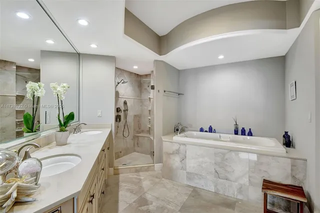 $1,720,000 | 3700 South Ocean Boulevard, Unit 908, Highland Beach, FL 33487