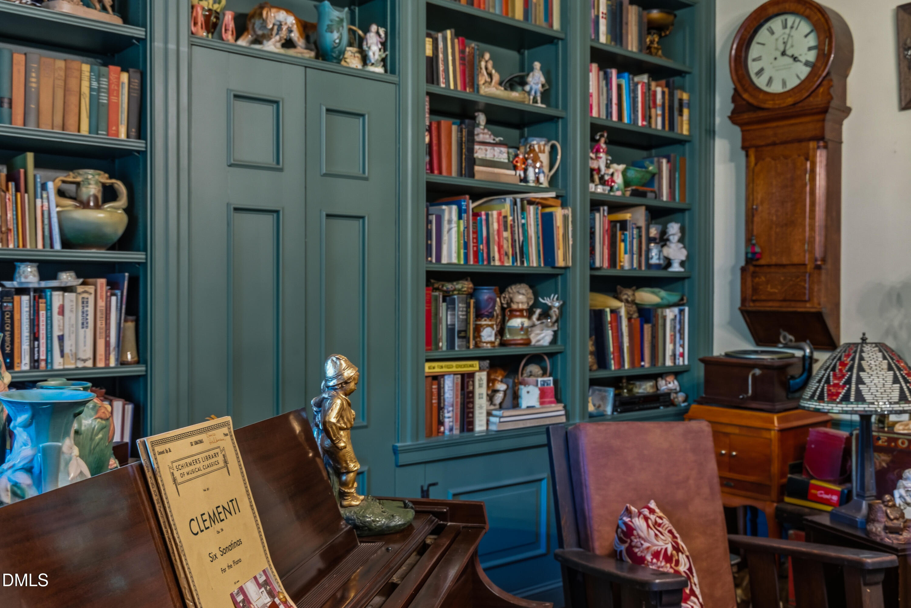 900 Nash Street North Wilson, NC 27893 - Photo 29 of 99 Library