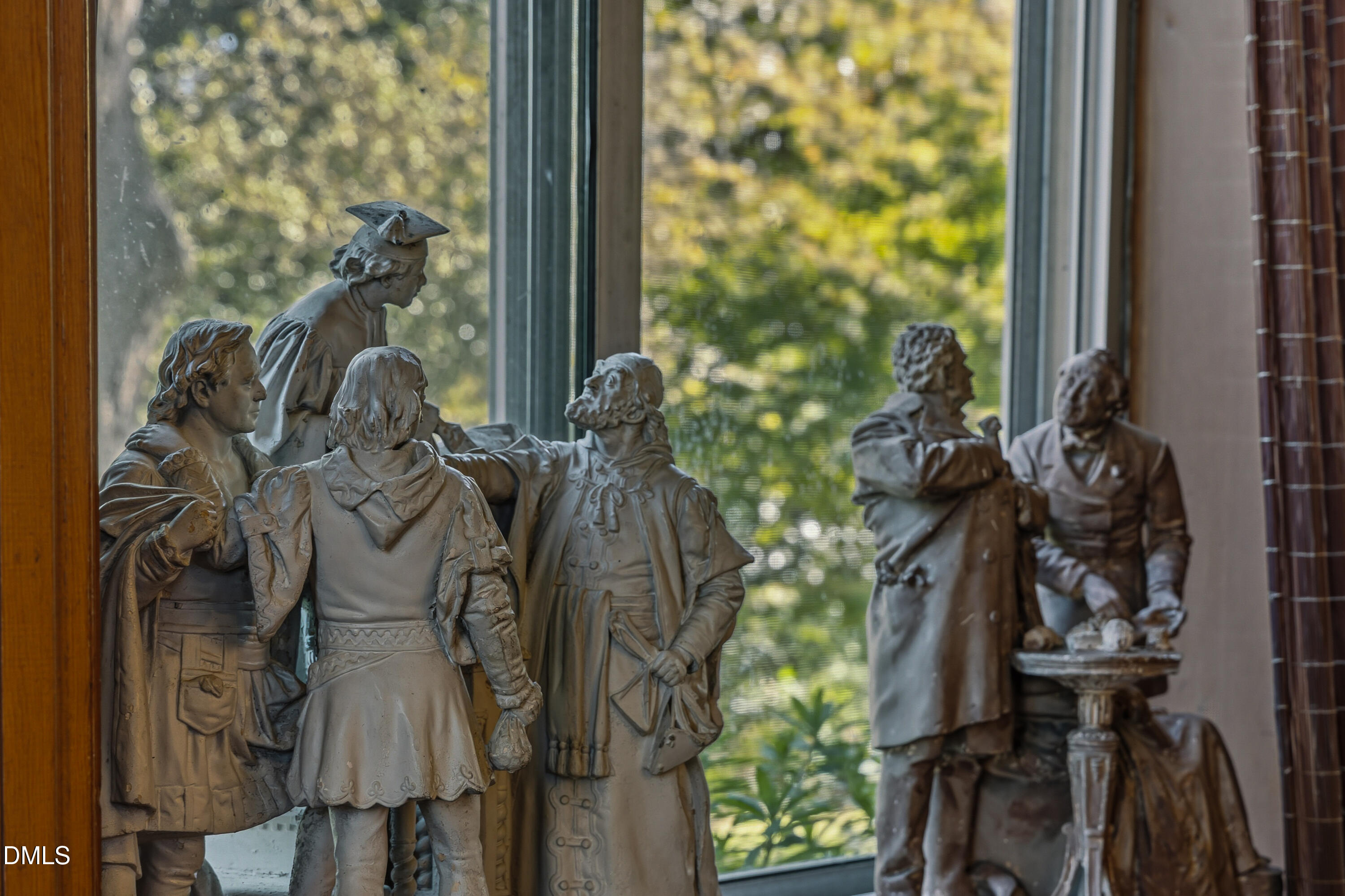 900 Nash Street North Wilson, NC 27893 - Photo 37 of 99 Den/Sunroom