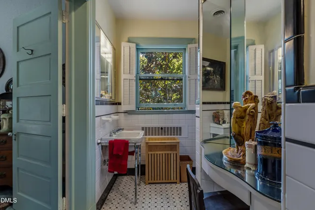 $898,900 | 900 Nash Street North, Wilson, NC 27893