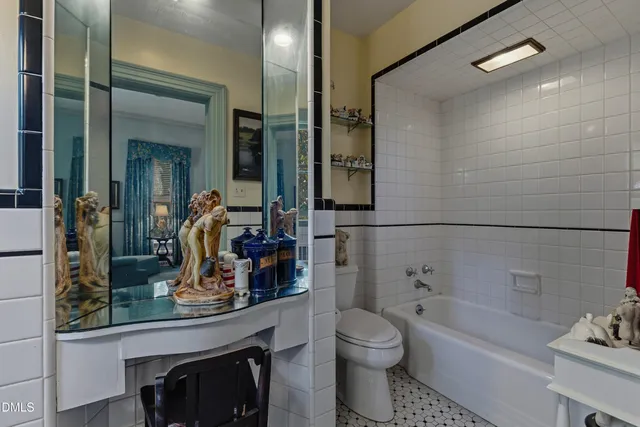 $898,900 | 900 Nash Street North, Wilson, NC 27893