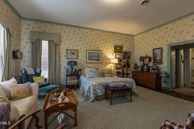 $898,900 | 900 Nash Street North, Wilson, NC 27893