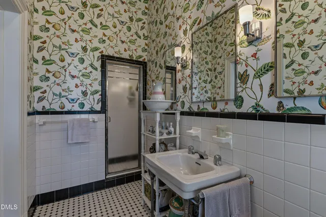 $898,900 | 900 Nash Street North, Wilson, NC 27893