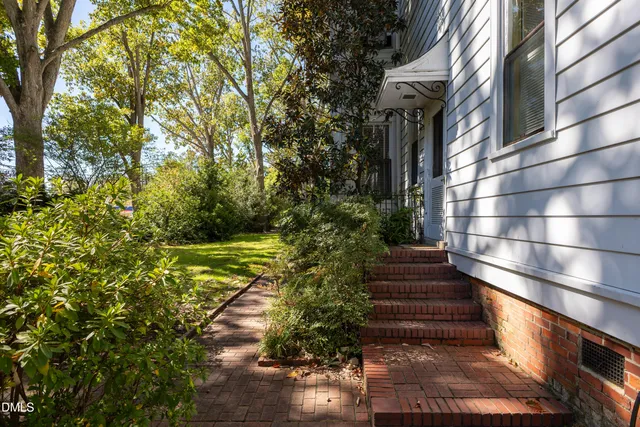 $898,900 | 900 Nash Street North, Wilson, NC 27893