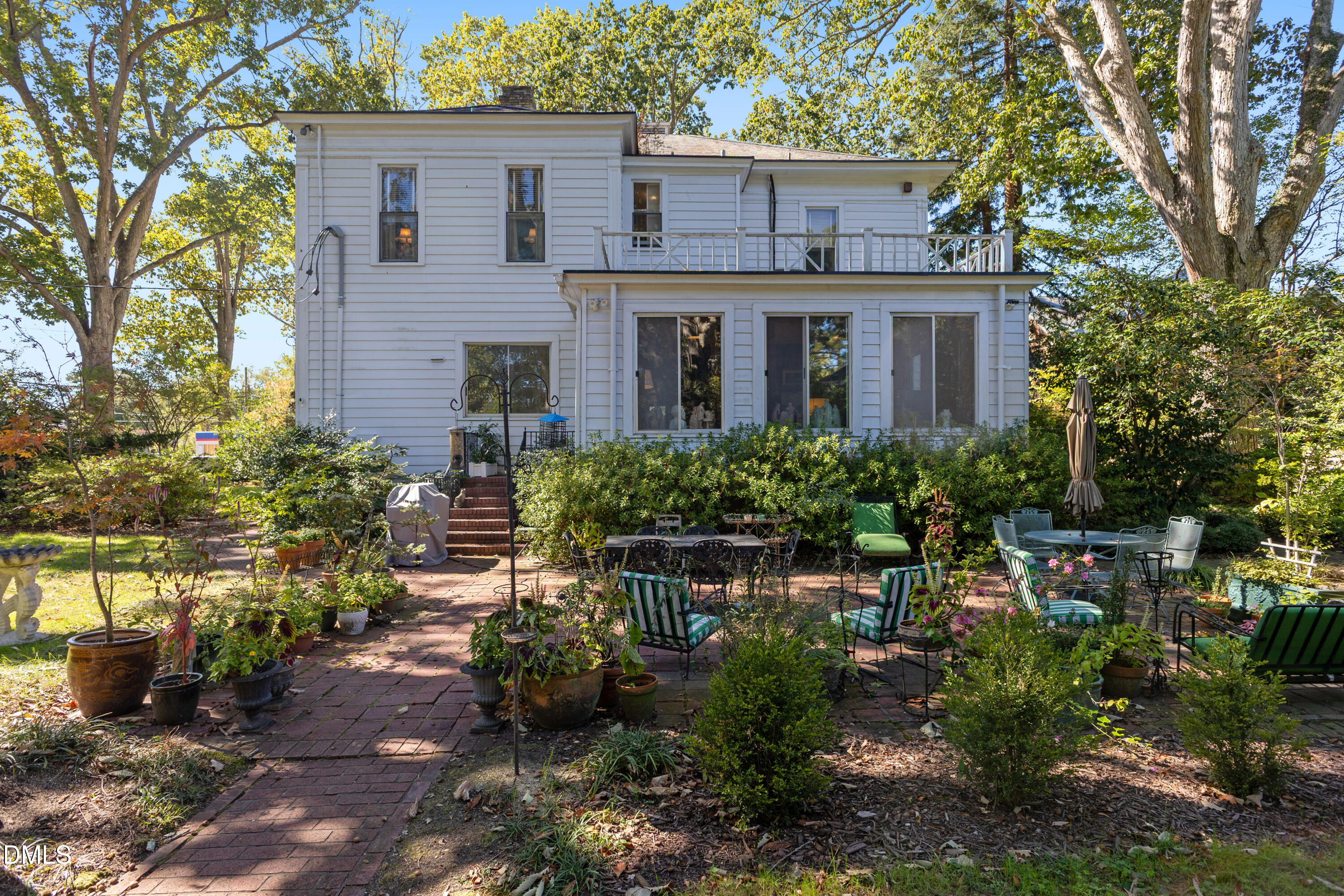 900 Nash Street North Wilson, NC 27893 - Photo 76 of 99 a front view of house with yard and green space