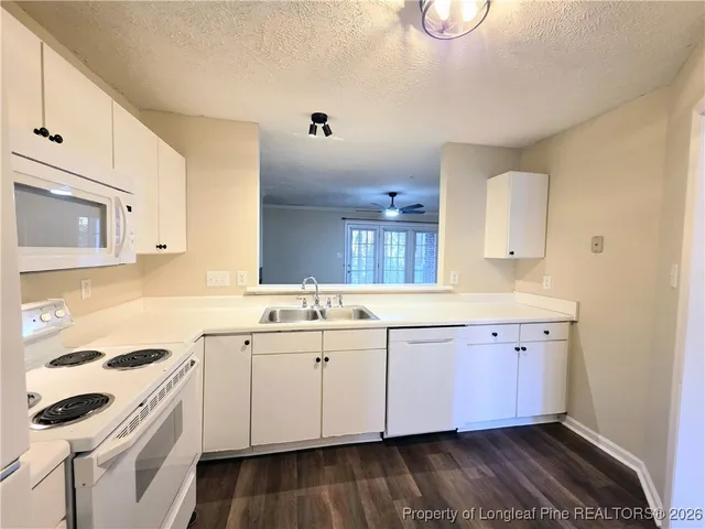 $1,300 | 302 Bubble Creek Court, Unit 2, Fayetteville, NC 28311