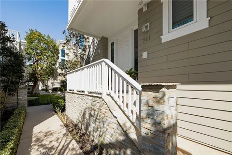 $9,500 | 741 21st Street, Hermosa Beach, CA 90254