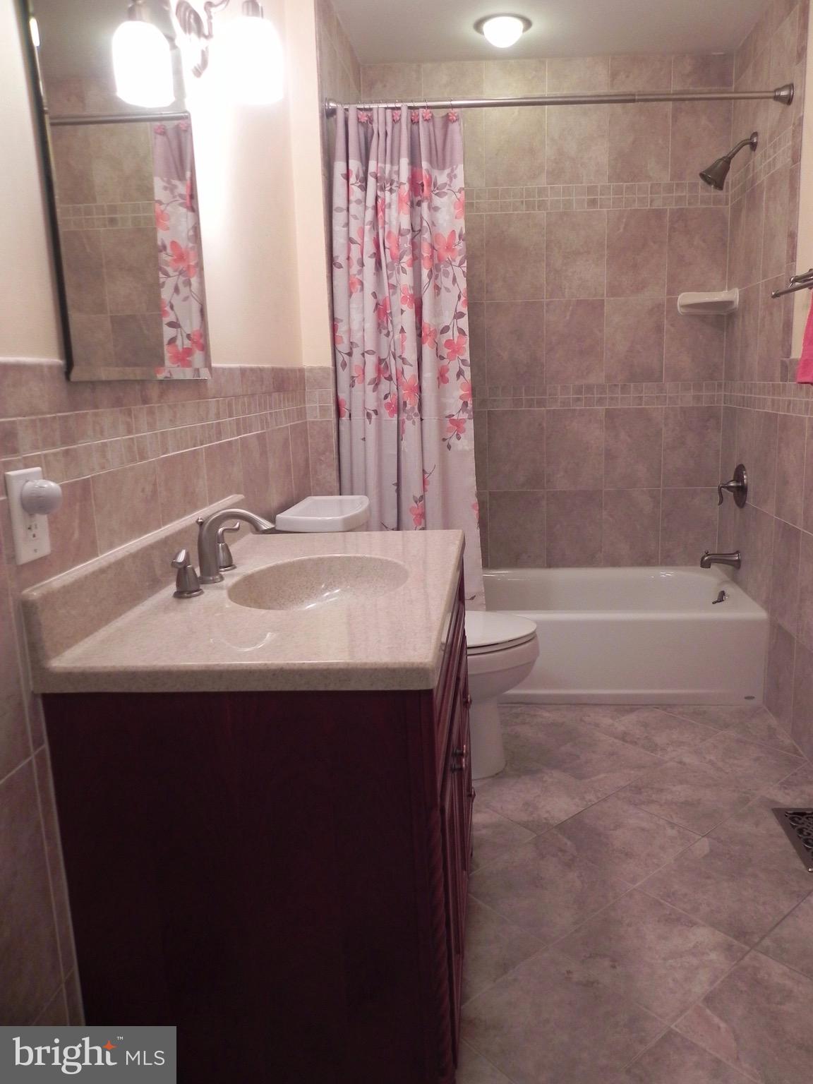 967 North Beecham Road Williamstown, NJ 08094 - Photo 18 of 37 Full Bathroom