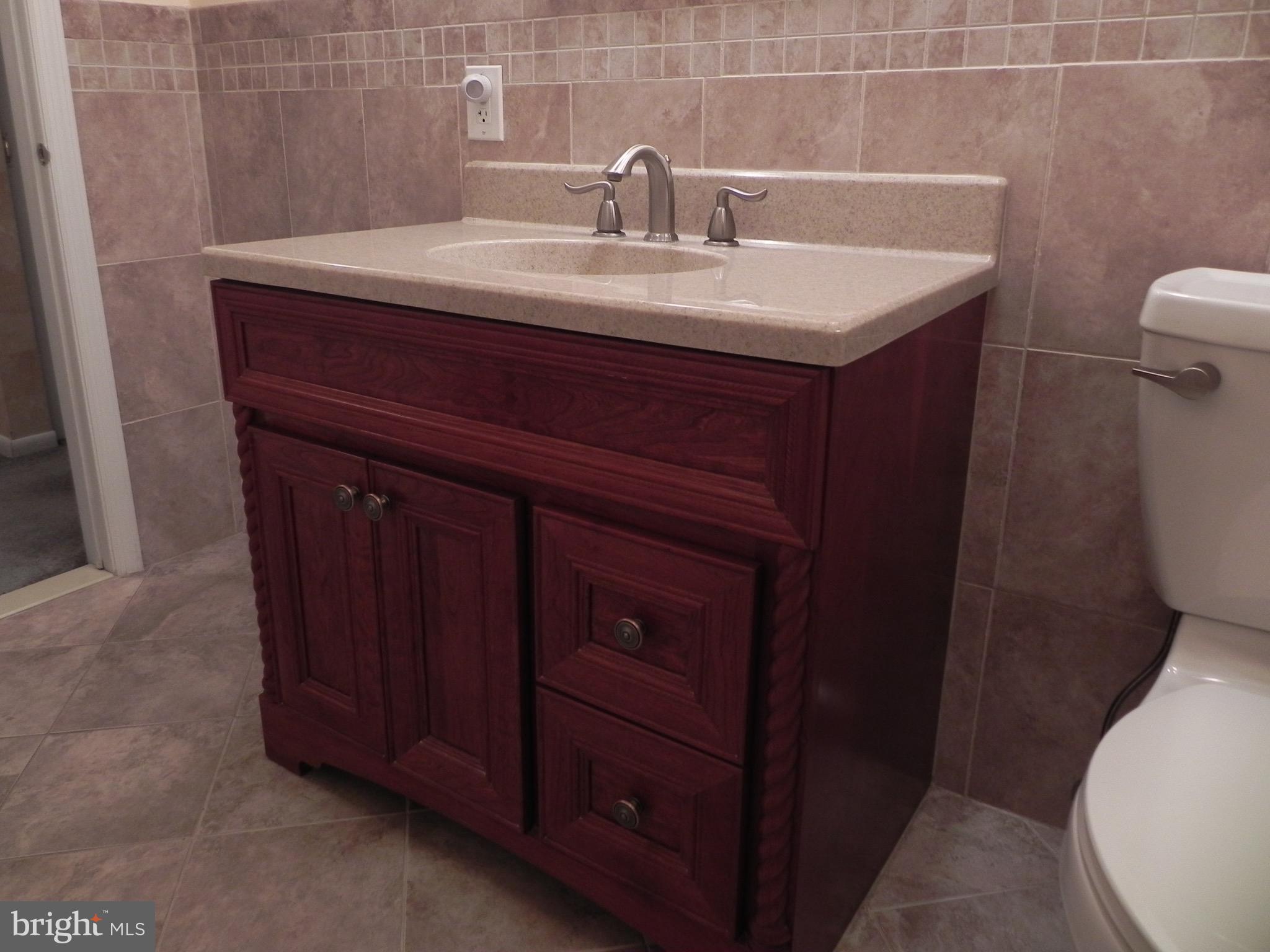 967 North Beecham Road Williamstown, NJ 08094 - Photo 19 of 37 Full Bathroom/Vanity