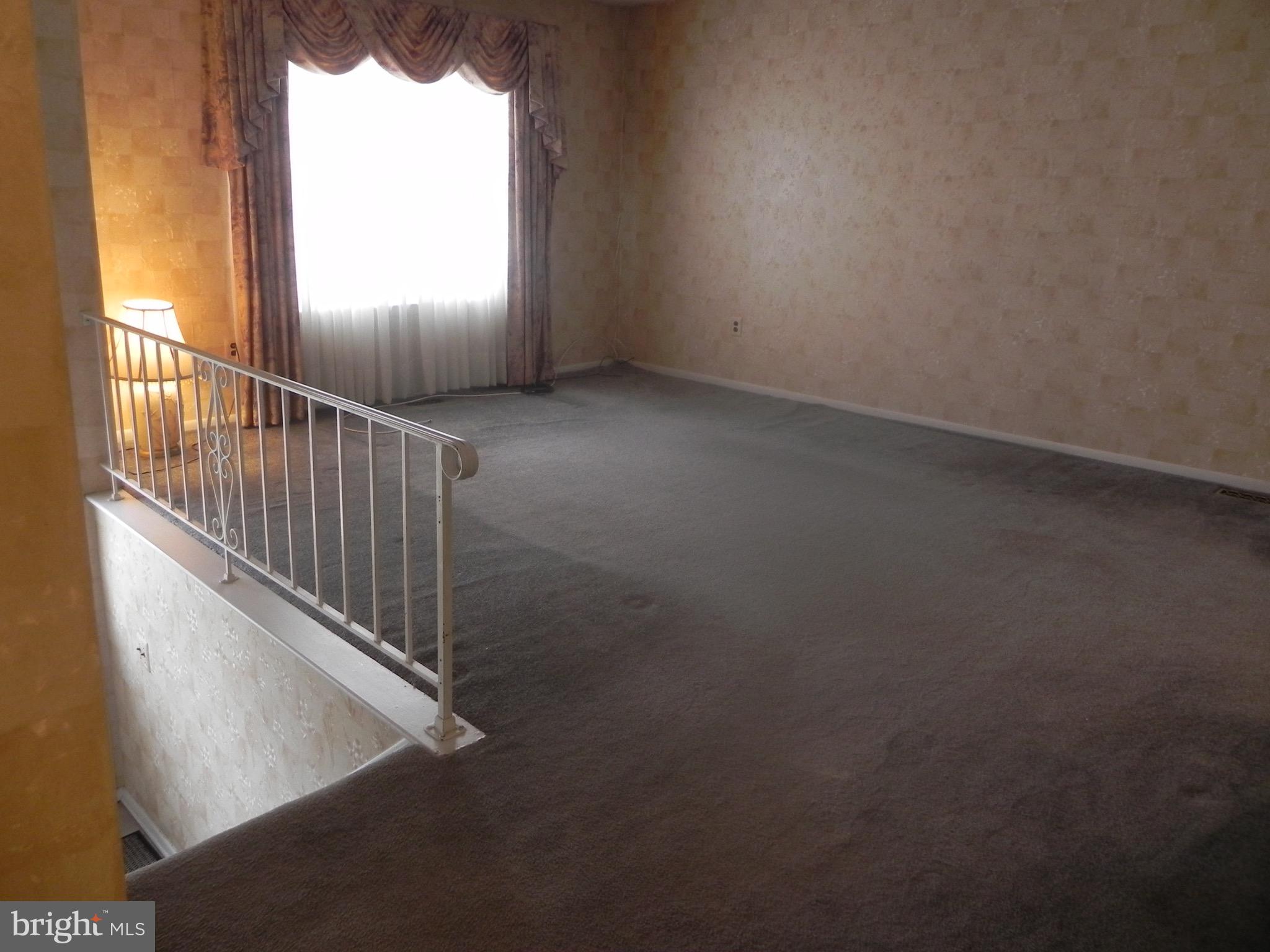967 North Beecham Road Williamstown, NJ 08094 - Photo 8 of 37 Living Room
