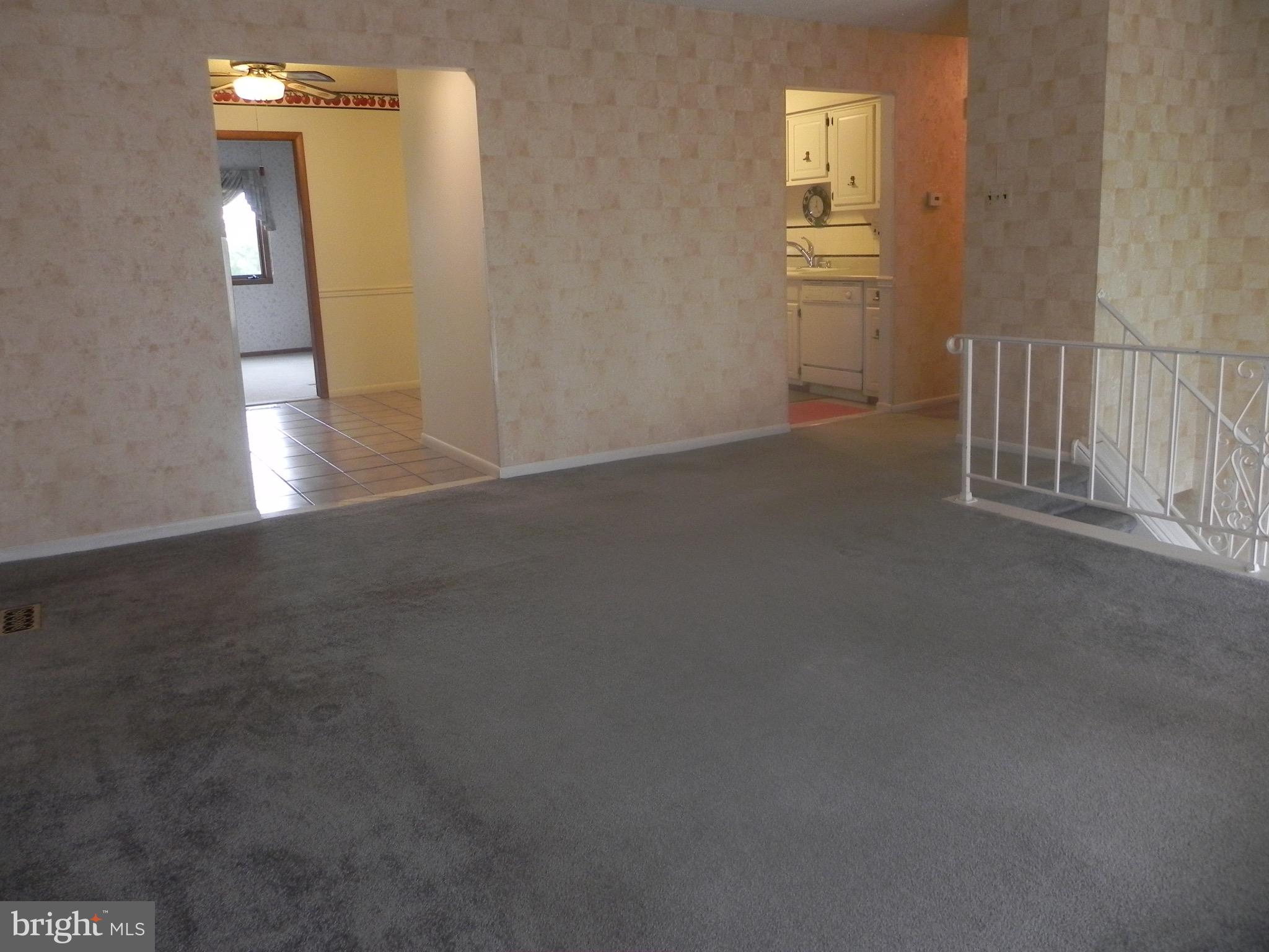 967 North Beecham Road Williamstown, NJ 08094 - Photo 10 of 37 Living Room