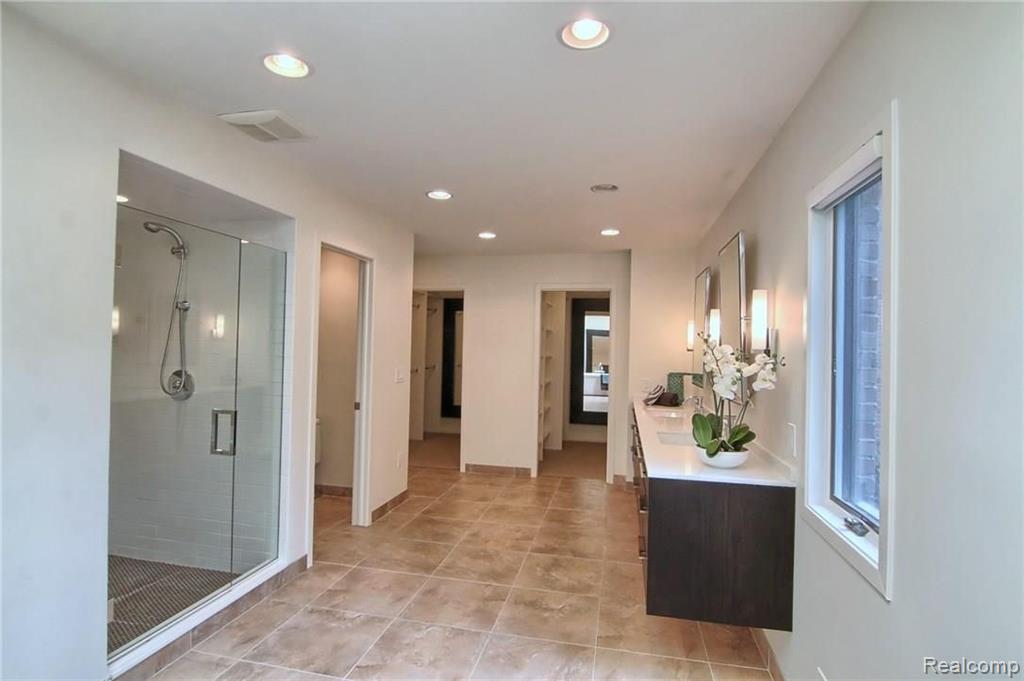 145 Canterbury Road Bloomfield Hills, MI 48304 - Photo 18 of 35