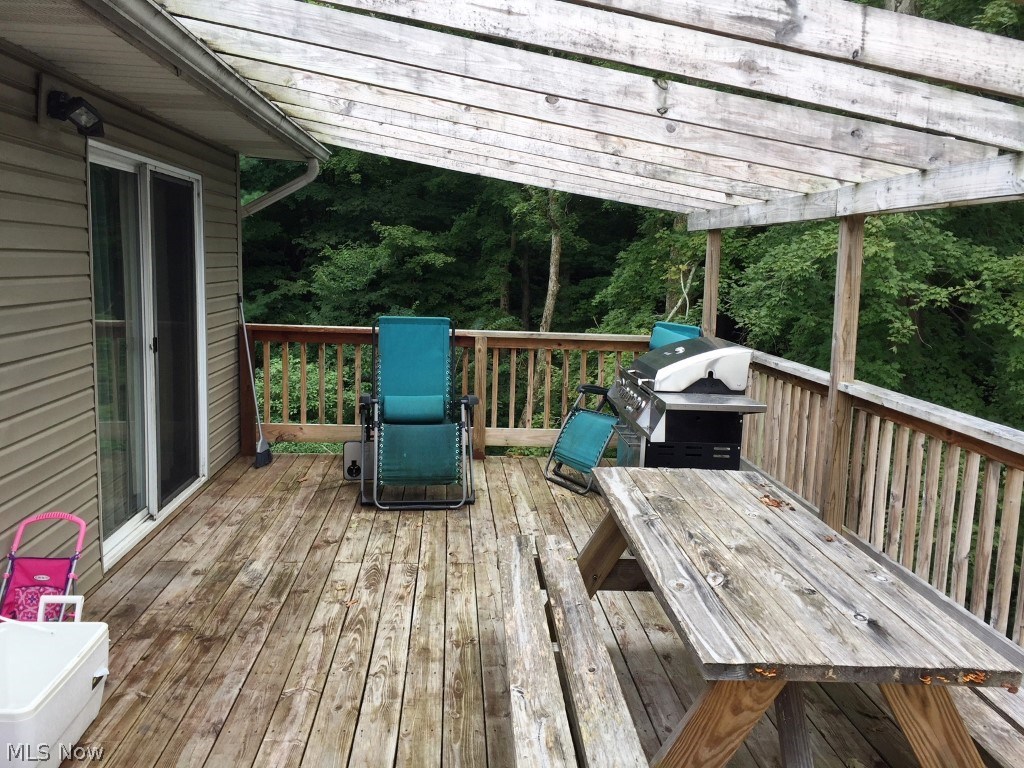 1765 Mt Tom Road Marietta, OH 45750 - Photo 4 of 26 Deck