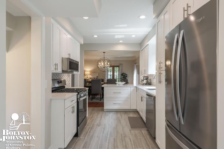 311 Merriweather Road Grosse Pointe Farms, MI 48236 - Photo 23 of 49