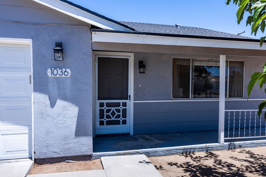 1036 West Mariposa Avenue Ridgecrest, CA 93555 - Photo 5 of 33