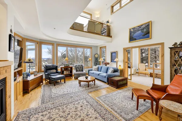$1,200,000 | 3800 Signature Drive, Middleton, WI 53562