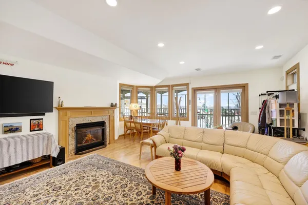 $1,200,000 | 3800 Signature Drive, Middleton, WI 53562