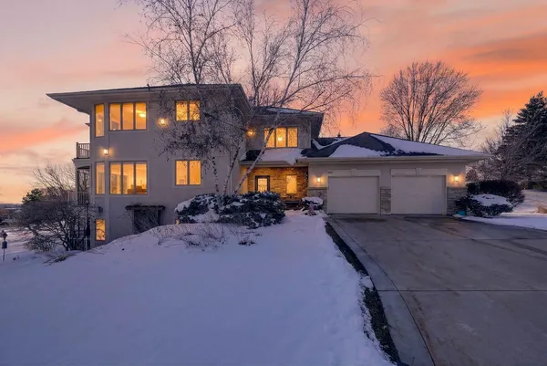 $1,200,000 | 3800 Signature Drive, Middleton, WI 53562