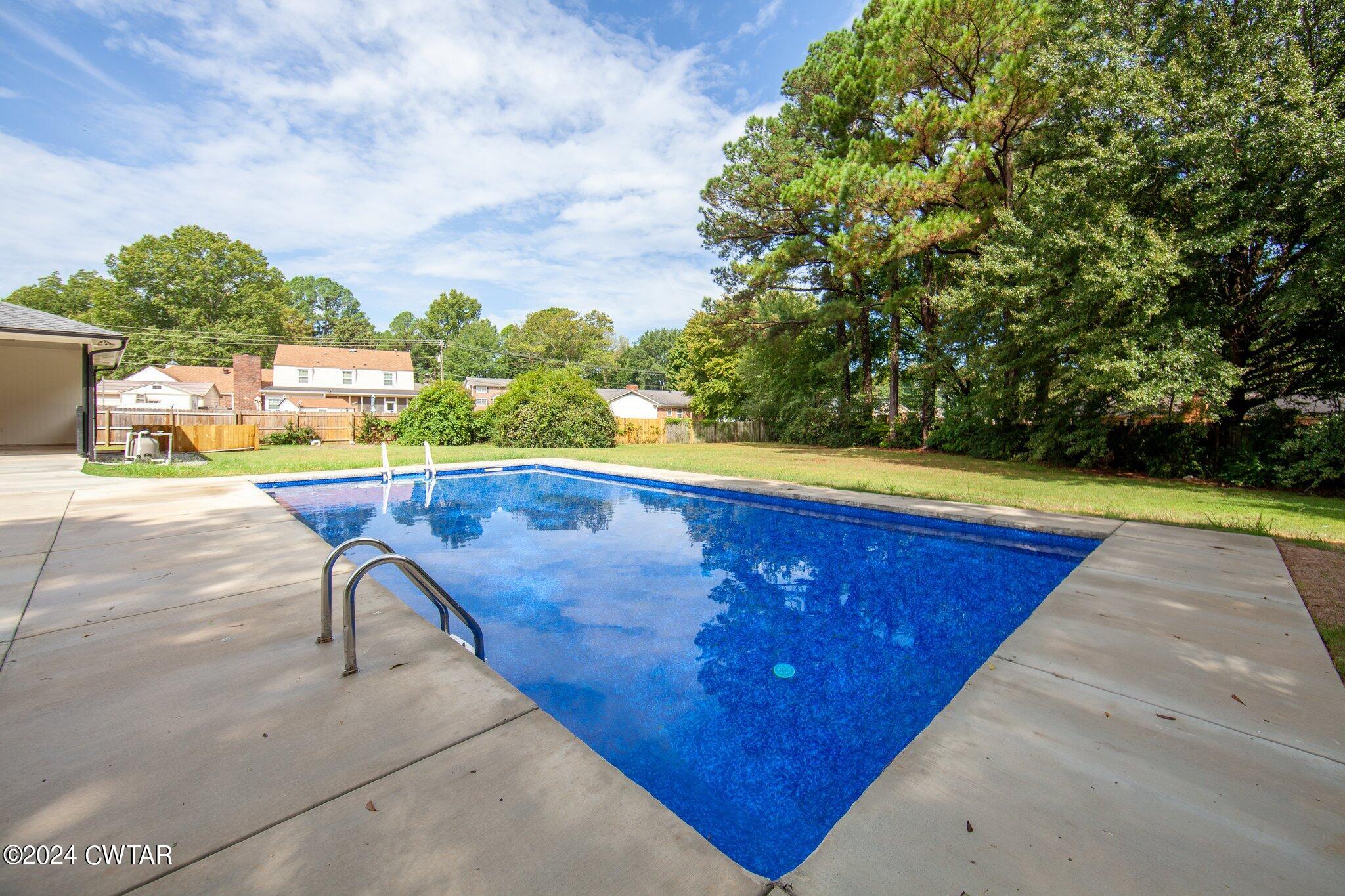 21 Ravens Rest Jackson, TN 38305 - Photo 2 of 32 30-web-or-mls-IMG_2720-HDR