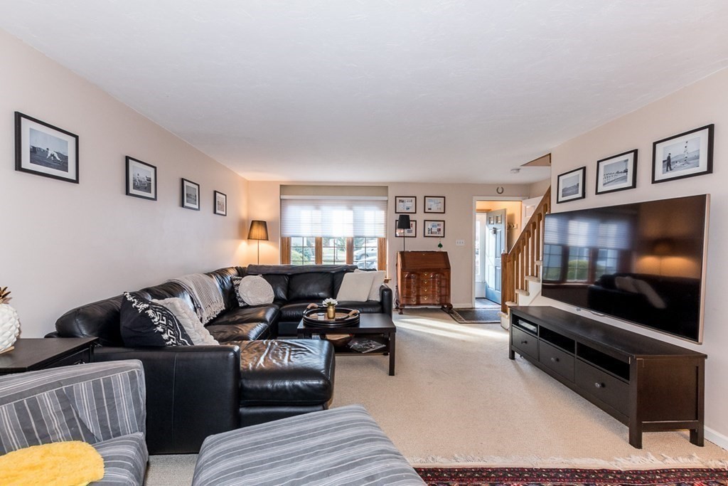 7 Washington Green, Unit 7 Walpole, MA 02032 - Photo 2 of 30