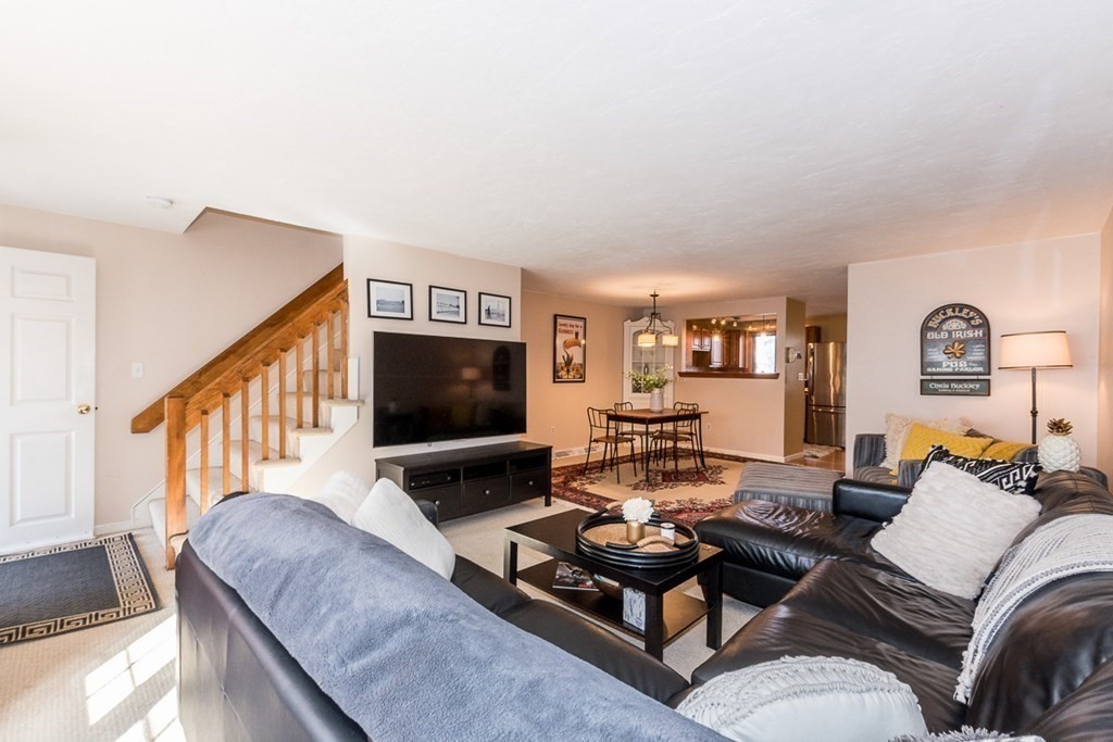 7 Washington Green, Unit 7 Walpole, MA 02032 - Photo 3 of 30