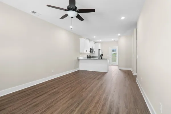 $1,400 | 1007 Oak Street, Unit B, Portland, TN 37148