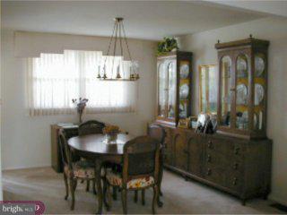 9733 Glenhope Road Philadelphia, PA 19115 - Photo 3 of 6