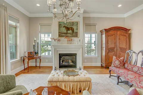 $999,900 | 803 Blackshire Lane, Houston, TX 77055