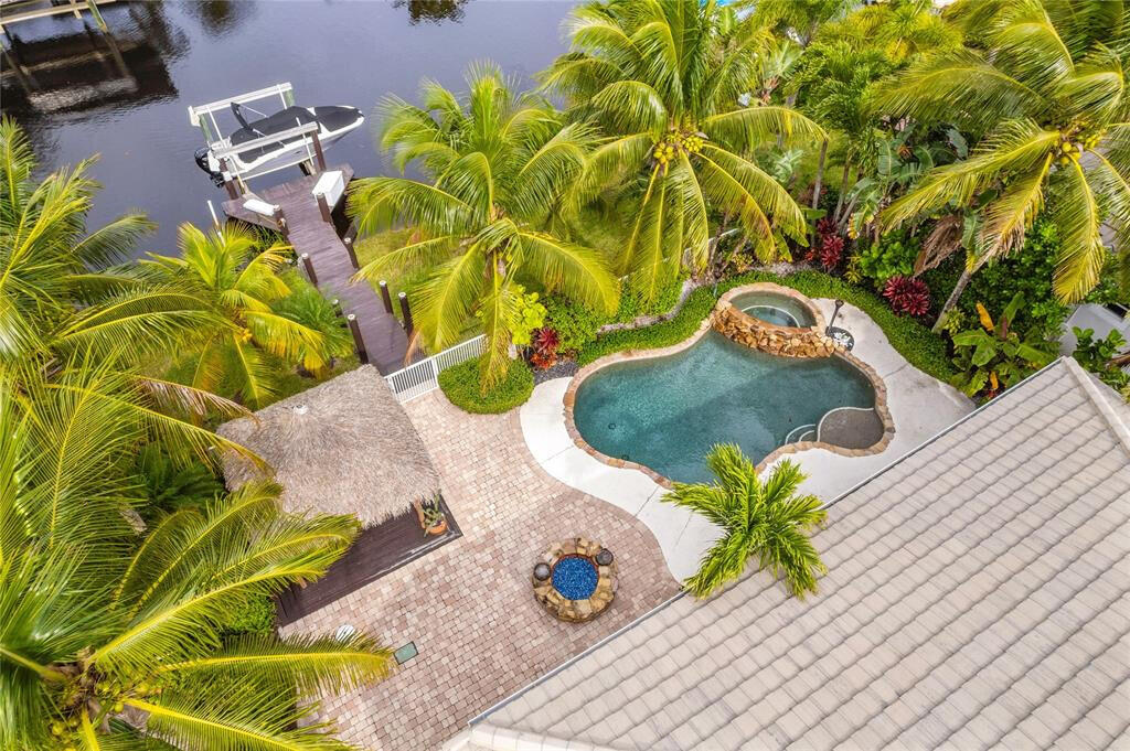 563 Southwest Lost River Road Stuart, FL 34997 - Photo 5 of 51 20240320162816521616000000-o